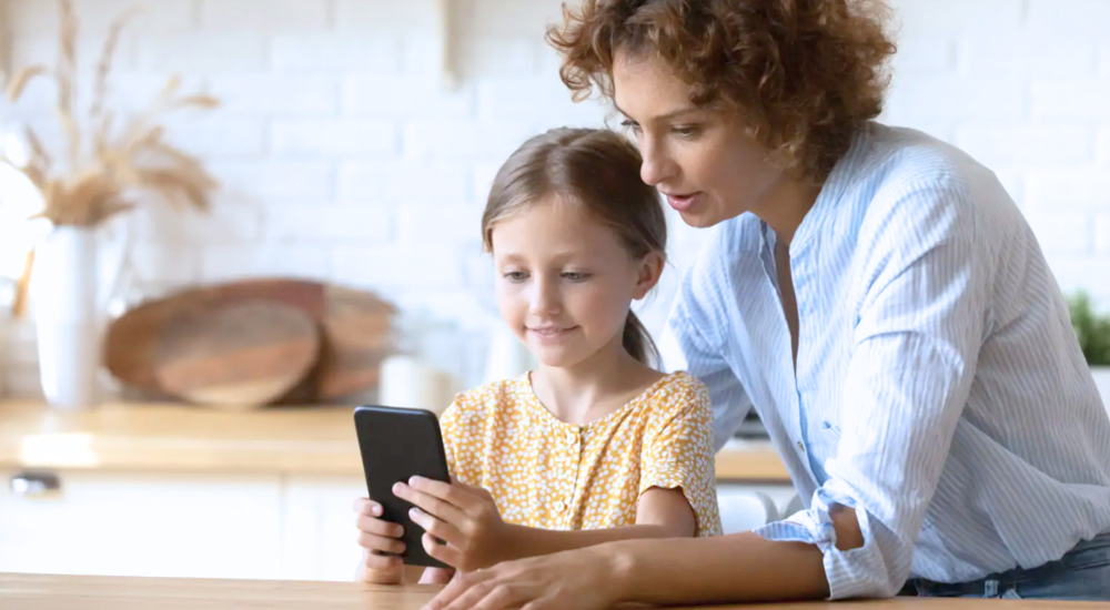 Старый телефон подарить детям.png